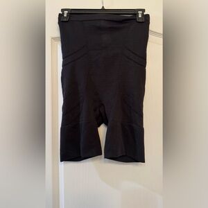 SPANX Sculpt Girdle slim cognito high waisted mid thigh short.